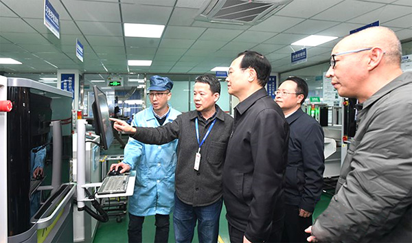福建省委常委、福州市委書記林寶金一行蒞臨睿能科技調(diào)研(圖2)